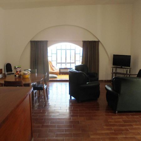 Ema'S Beach And Nightlife House Apartment Lagos Ngoại thất bức ảnh