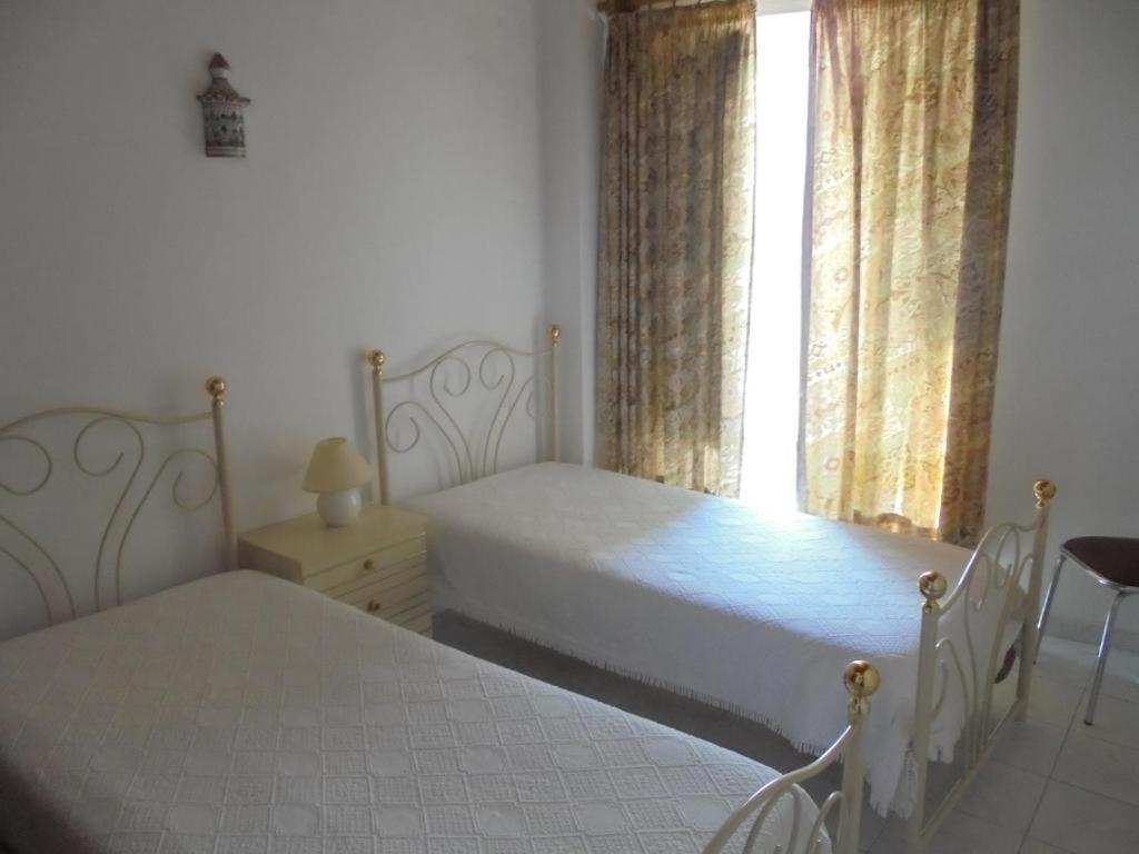 Ema'S Beach And Nightlife House Apartment Lagos Ngoại thất bức ảnh