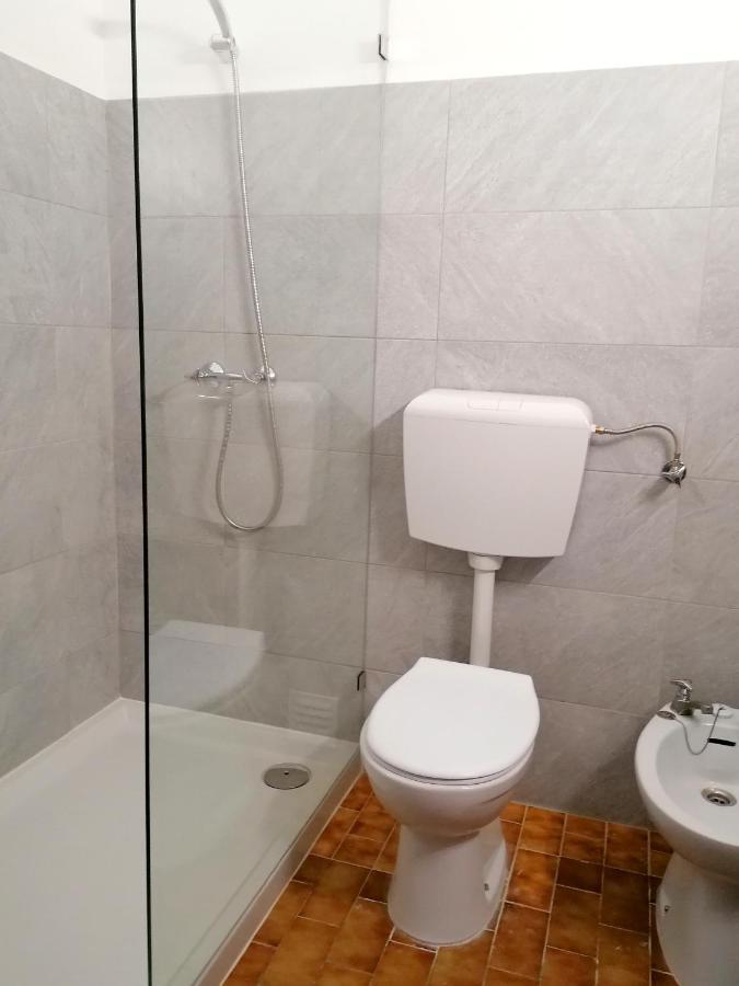 Ema'S Beach And Nightlife House Apartment Lagos Ngoại thất bức ảnh