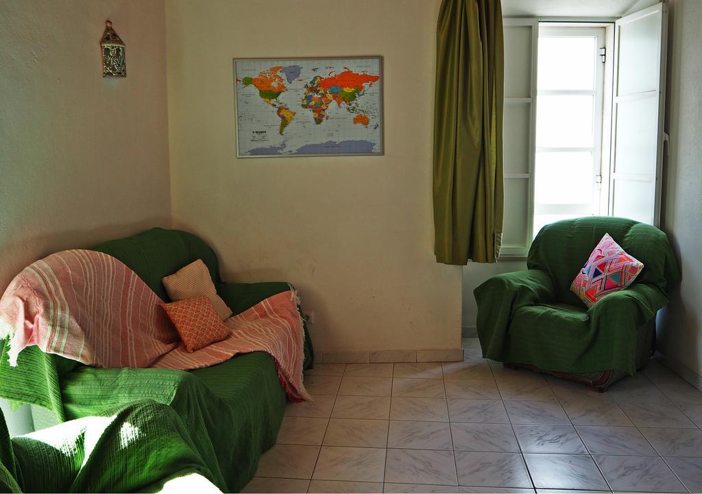 Ema'S Beach And Nightlife House Apartment Lagos Ngoại thất bức ảnh